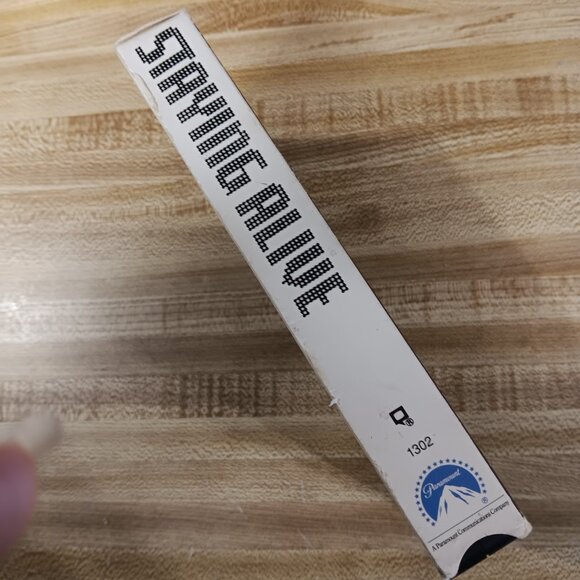 Staying Alive VHS 1983 TRAVOLTA Sylvester Stallone Dance Disco Cult  Bee Gees VG - Picture 4 of 8